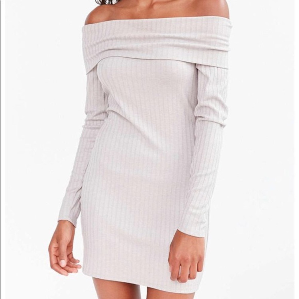 UO Silence + Noise Lauralie Dress